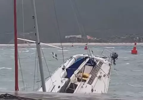 Școli închise în Grecia din cauza vremii severe. Avertizare MAE pentru români