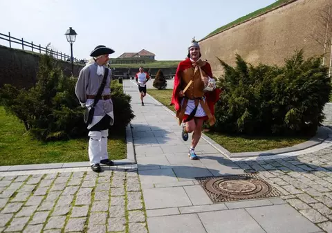 În anul Centenarului se aleargă la Alba Iulia! Sunt așteptați la start 1.000 de sportivi