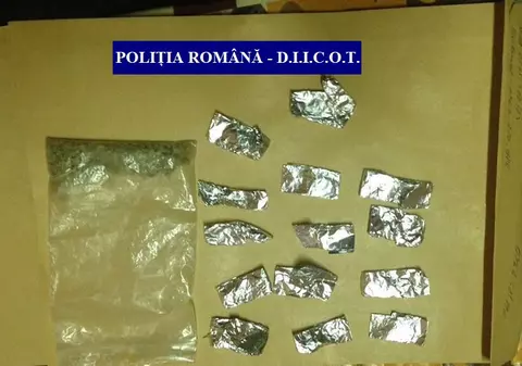 Două persoane arestate în cazul drogului zombie din Câmpia Turzii. Substanțele seamănă cu celebrele "spices"