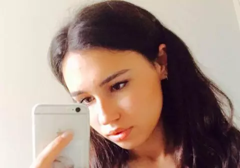 FOTO | O adolescentă de 15 ani a murit sub ochii tatălui ei milionar. Ce a pățit fata în timpul unui zbor