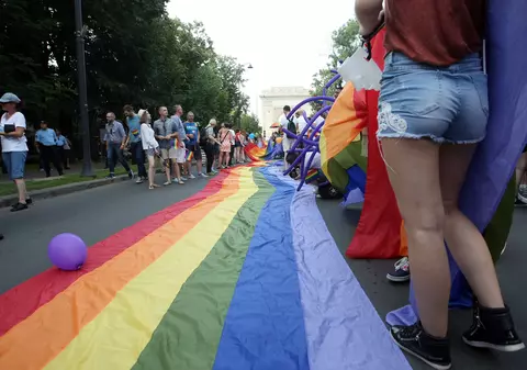 Asociația ACCEPT, după referendum: ”Statul să asigure drepturi și obligații egale pentru cuplurile de același sex”