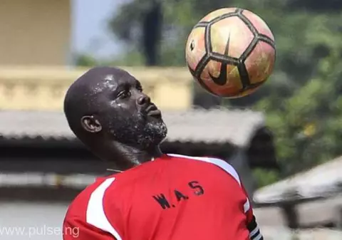 VIDEO/ George Weah a jucat din nou pentru Liberia la 52 de ani. Fostul mare fotbalist e și președintele țării!