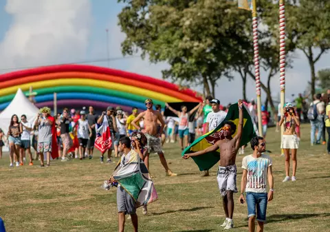 Două tinere au murit la festivalul Tomorrowland, după ce au băut apă în exces. Ce au făcut, însă, înainte le-a fost fatal