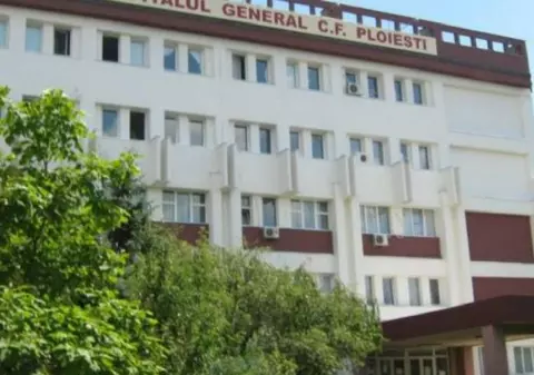 Un bătrân proaspăt operat s-a aruncat de la etajul al treilea al spitalului. Ce s-a întâmplat cu el
