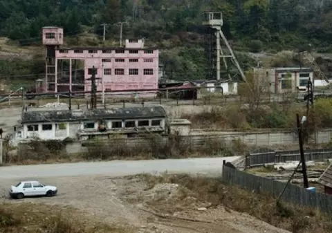 Accident la mina Vulcan din Valea Jiului. Doi muncitori au fost răniţi