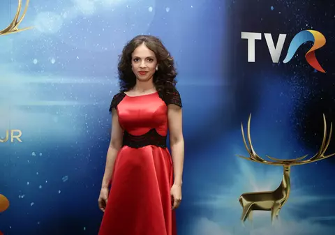 VIDEO EXCLUSIV/ După 10 ani de pauză și 5 copii, Raluca (ex-Angels) se relansează în muzică. “Acum îmi permit să plec puțin de-acasă”