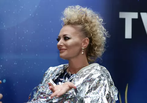 VIDEO EXCLUSIV/ Delia a devenit cântăreață datorită Monicăi Anghel. Când era mică, îi cânta piesele la cercul de muzică! Favorita ei, melodia cu care celebra interpretă a câștigat Cerbul de Aur: «Dau viața mea pentru o iubire»