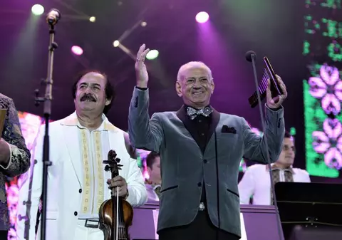 Cum a fost la concertul lui Gheorghe Zamfir de la Zilele Bucureștiului 2018. Paula Seling a urcat pe scenă alături de artist