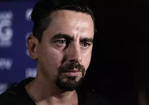 VIDEO EXCLUSIV/ Pe micul ecran e prieten la cataramă cu foștii colegi de liceu, în viața reală, Natanticu... n-are foști colegi!