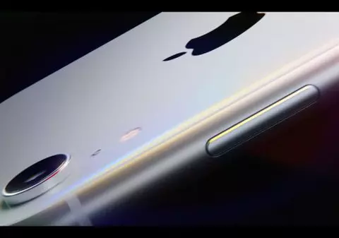 Ce aduc nou modele iPhone Xs și Xs Max