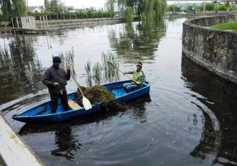 Un bărbat a fost descoperit mort în lacul ”Peștișorul” din Pașcani. Se înecase de puțin timp
