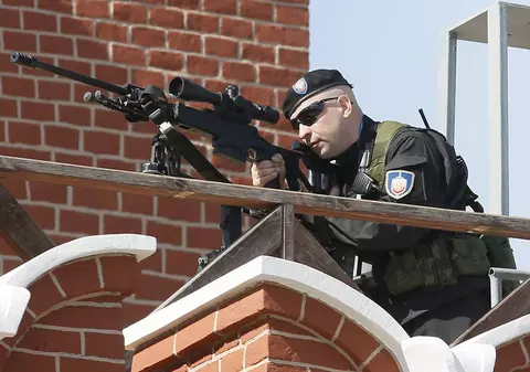 Cum arată arma cu lunetă care-l protejează pe Vladimir Putin. ORSIS T-500 e produsă în Rusia