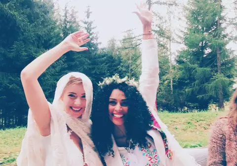 VIDEO/ Majda a prins buchetul la nunta Dianei Dumitrescu, dar nu se grăbește la măritiș. "Nu stăm în acel act"