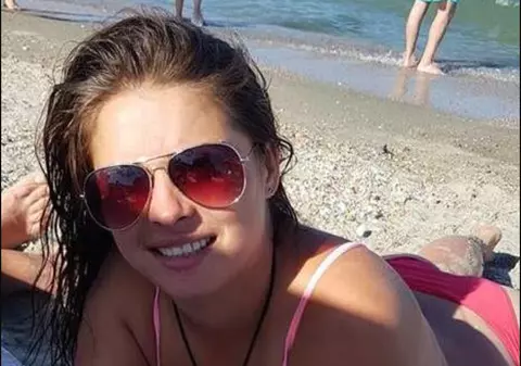 Andreea este tânăra care a murit în cumplitul accident de motocicletă de la ieșirea din Buzău. A lăsat în urmă un copil de 4 ani