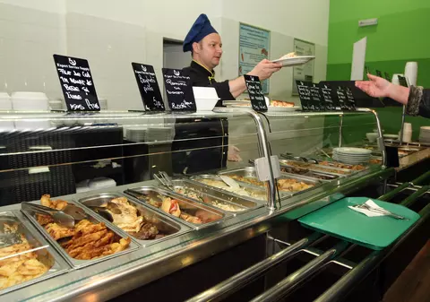 Masa de prânz, un beneficiu tot mai căutat de angajatul român