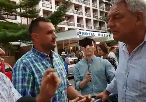 VIDEO/ Primul lider PSD care stă de vorbă cu protestatarii. Tudose, dialog cu votanții PSD, nemulțumiți de partid