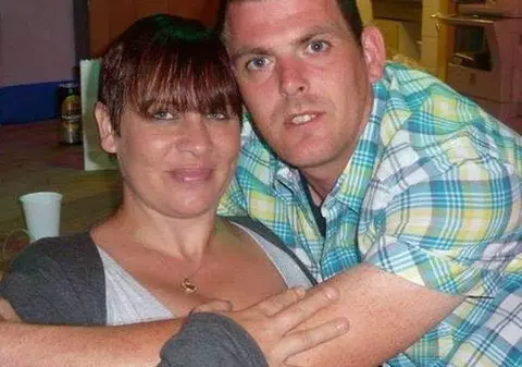 O femeie și-a găsit bărbatul cu care abia se măritase în pat cu propria ei mătușă!