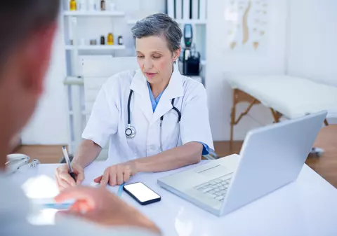 LIBERTATEA TE AJUTĂ: Noi scheme de tratament fără interferon. Câți pacienți beneficiază de aceste tratamente