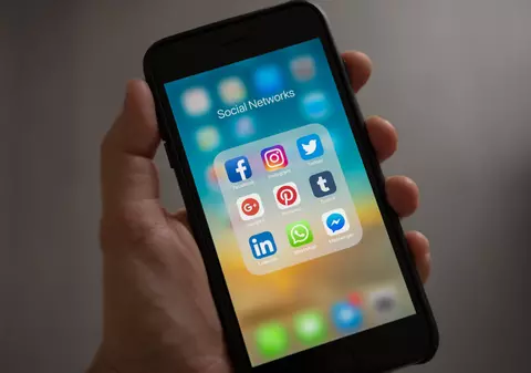 Atenție la înșelătoriile prin apeluri telefonice din străinătate! Ce este vishing-ul și cum te ferești de țepe