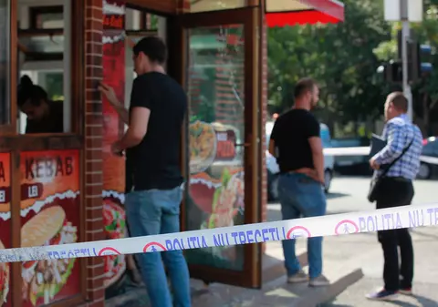 UPDATE: Atac extrem de violent cu bâte și macete la o pizzerie din Buzău. Șase indivizi au cerut patronului taxă de protecție/FOTO