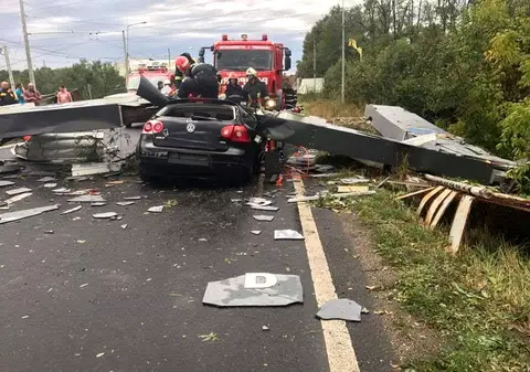 Primăria a renovat ilegal poarta care a omorât un om în timpul vijeliei din Timișoara. Sentința finală a Curții de Apel