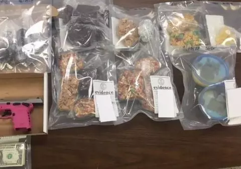 Două femei vindeau prăjituri cu marijuana într-o biserică. Cum au căzut în capcana polițiștilor