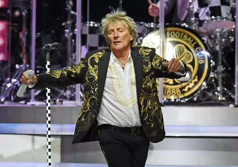 EXCLUSIV/Cât a plătit Primăria Capitalei pentru a-l aduce pe Rod Stewart în București. Nervos pe dezvăluirile din Libertatea, Dan Bittman o dă de gol pe Gabriela Firea