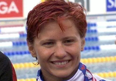 (FOTO) O româncă numită ministrul Sportului în Franța. Fosta înotătoare Roxana Mărăcineanu a fost numită de Macron în guvernul francez