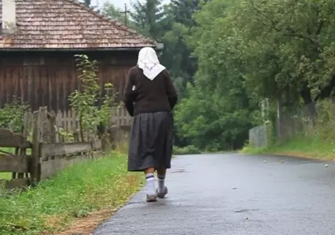 Un bărbat beat din Iași și-a violat mama! Aceasta n-a vrut să depună plângere împotriva lui!