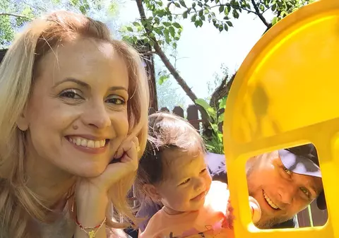 VIDEO/ Simona Gherghe mai vrea un copil, dar nu e pregătită pentru el. "O să mai amânăm un pic"