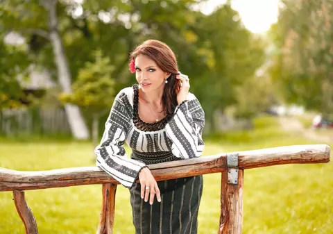 Cristina Spătar, cu cei doi copii la școală. Cum au fost fotografiați cei doi micuți în prima lor zi de început de an școlar