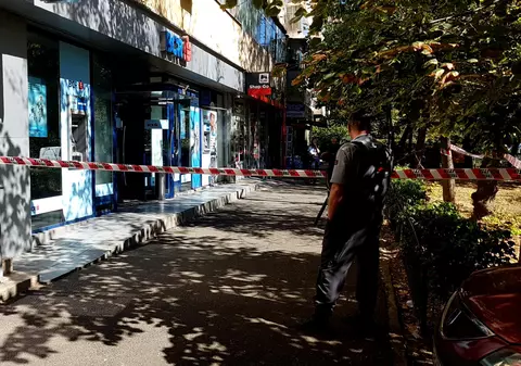 Individul care a încercat să jefuiască o bancă din Cluj acum un an a fost prins. Este un italian de 54 de ani