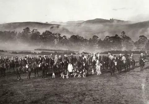 Îmbuibați de alcool, nebuni după sex și însetați de sânge. Ce făceau coloniștii britanici în India