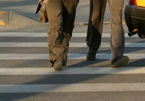 Fetiță de 10 ani, spulberată pe trecerea de pietoni de un TIR