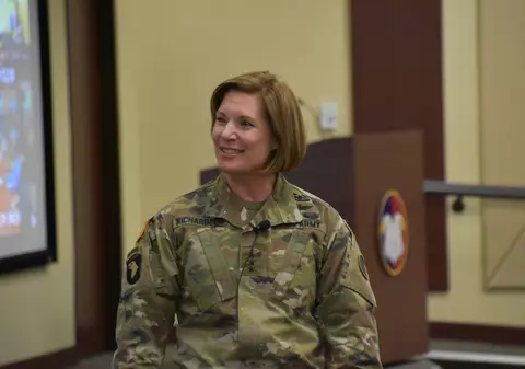 FOTO | Premieră istorică: O femeie a fost numită la conducerea celei mai mari divizii a armatei americane