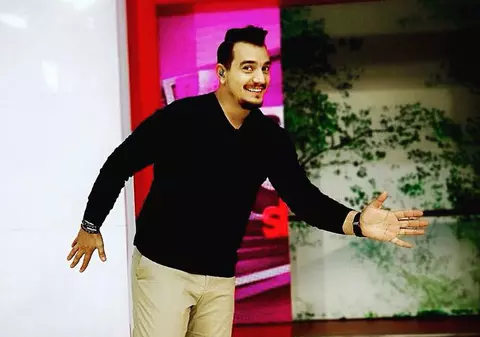 Bursucu și-a botezat fetița. Logodnica prezentatorului tv a făcut furori la eveniment. Cât de bine arată Andreea