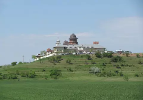 La o mânăstire din România unde se spune că se întâmplă minuni a avut loc azi o tragedie! Un bărbat a murit în chinuri groaznice