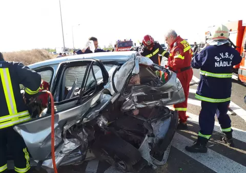 Accident înfiorător pe autostrada Arad-Nădlac. O persoană a murit și alte trei au fost rănite
