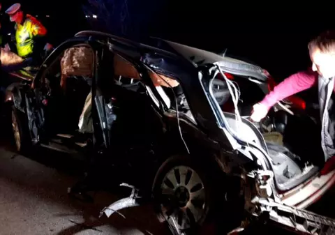 Familie distrusă de șoferul care făcea live pe Facebook la volan. Fratele de 3 ani al fetiței decedate are coloana ruptă și e în comă | VIDEO