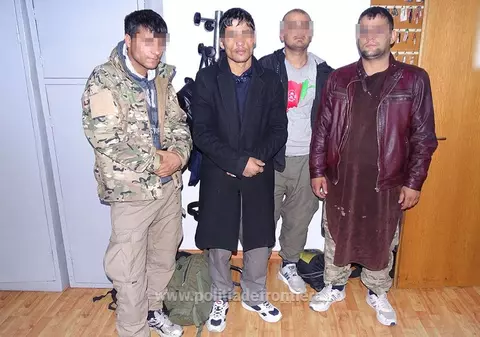 Patru bărbați din Afganistan s-au ascuns într-un camion cu radiatoare ca să intre ilegal în țară. Detaliul care i-a dat de gol