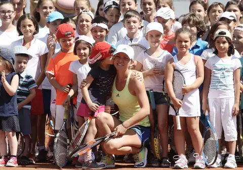 Simona Halep caută campioane. ”Pot să ofer șansa unor copii să practice tenisul într-un cadru organizat”