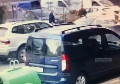 Un bărbat a fost amenințat cu cuțitul de un șofer căruia i-a atras atenția că i-a lovit mașina |VIDEO