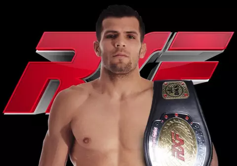 VIDEO/ Luptătorul Aurel “Mineru” Pîrtea, bărbierit cu sabia de samurai înainte de nuntă! Vedeta sporturilor de contact s-a însurat duminică