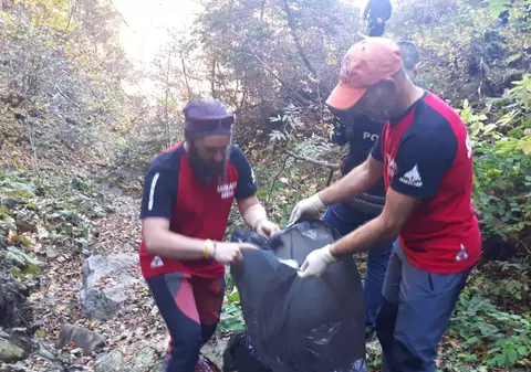 FOTO/ Scheletul unui bărbat a fost descoperit miercuri într-o râpă din Bucegi. Omul dispăruse fără urmă la începutul lui iulie