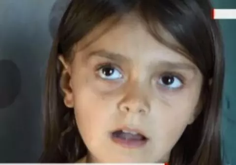 O fetiță în vârstă de 9 ani din Vaslui merge flămândă la școală: ”Mi-aș dori să mănânc biscuiți”