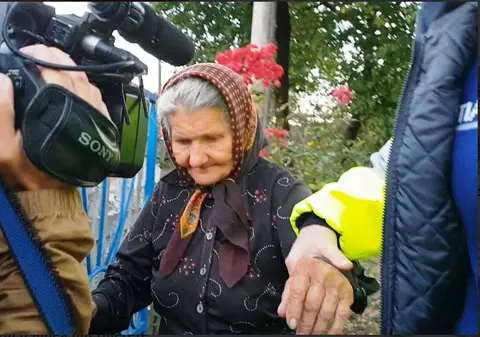 Bătrână din Dâmbovița, suspectată de crimă, după ce și-a refuzat amantul care avea chef de dragoste. Trupul bărbatului, găsit dezbrăcat în curte