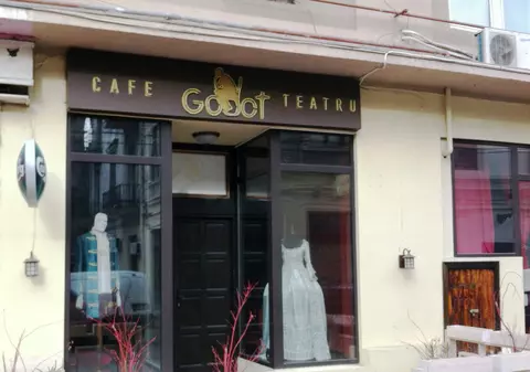 Godot Cafe Teatru se închide din cauza degradării clădirilor din Centrul Vechi