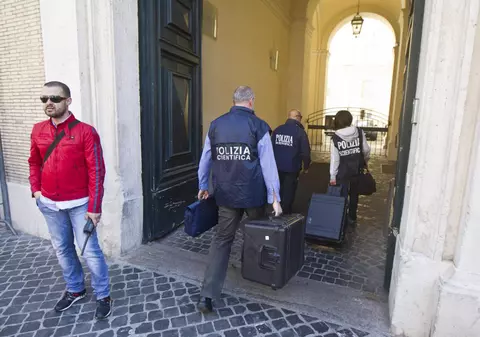 FOTO | Rămășițe umane descoperite într-o clădire a Vaticanului. Ar putea desluși un mister vechi de 35 de ani