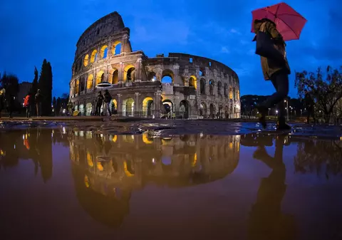 FOTO și VIDEO | Italia se află sub cod portocaliu de furtuni. Genova, devastată de o tornadă