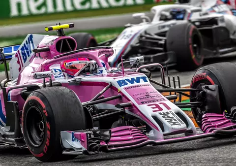Piloți de Formula 1, descalificați pentru că au consumat prea multă benzină!